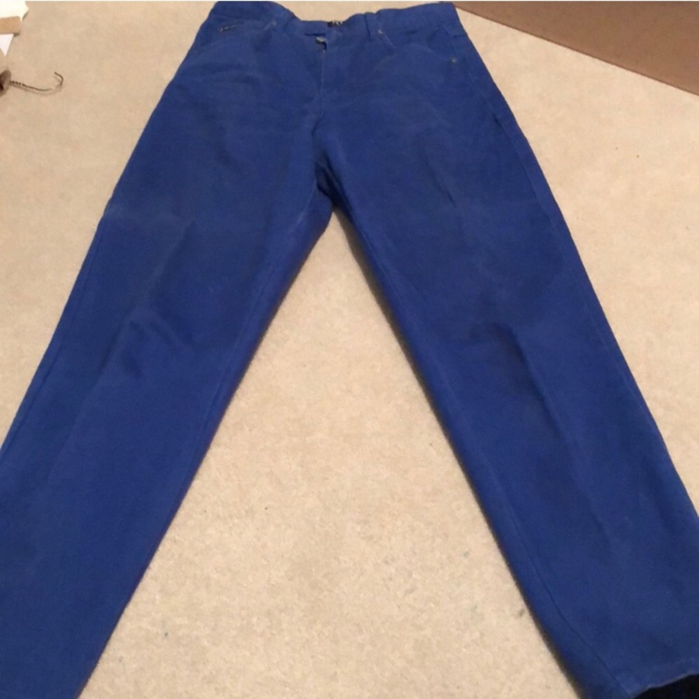 Cute high waisted NY Jeans pants.